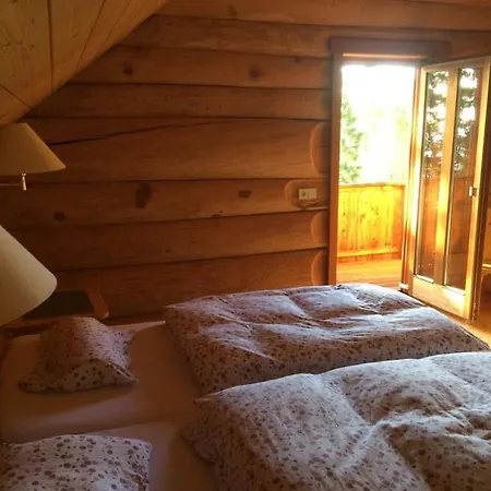 Traum-blockhaus Mit Panoramablick * Hochrindl